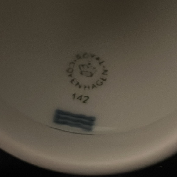 Royal Copenhagen White Fluted Full Lace Teapot 100 CL - Picture 7 of 12